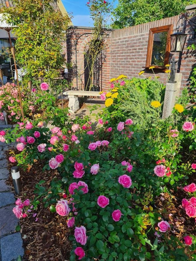 La Rose Bed & Breakfast Pelt Ngoại thất bức ảnh