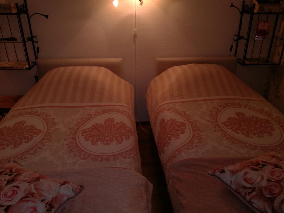 La Rose Bed & Breakfast Pelt Ngoại thất bức ảnh