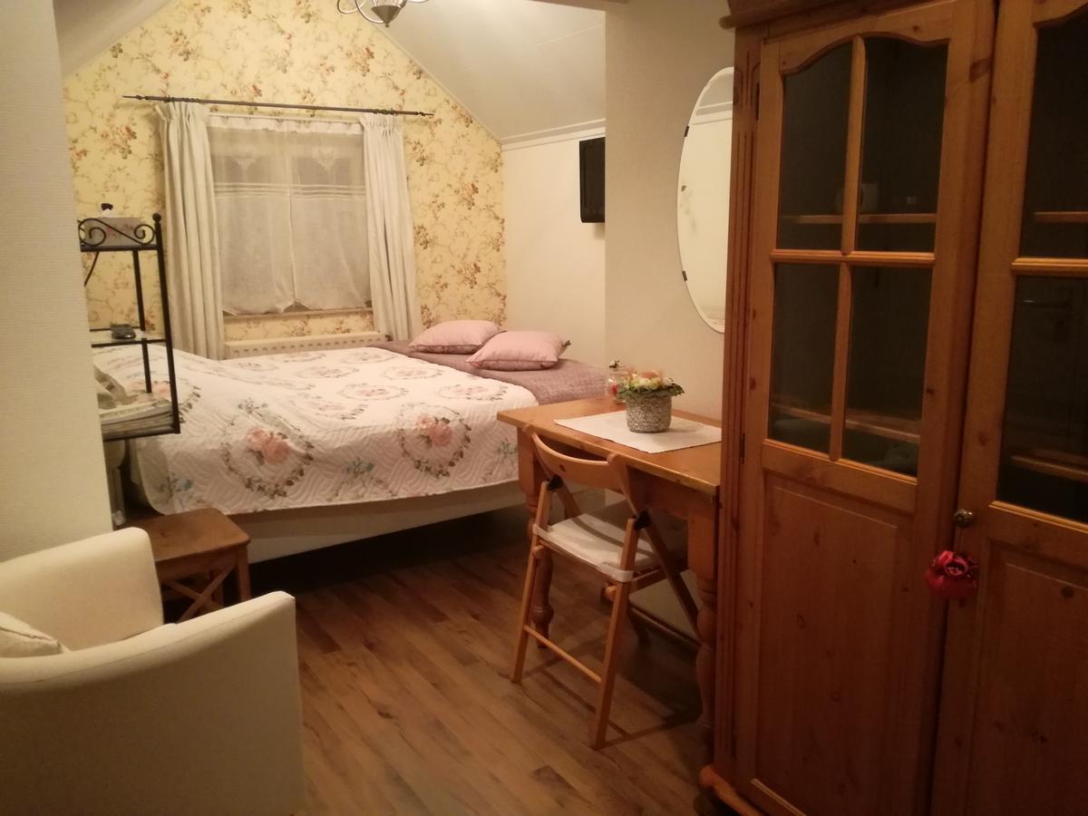 La Rose Bed & Breakfast Pelt Ngoại thất bức ảnh