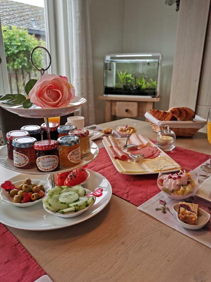 La Rose Bed & Breakfast Pelt Ngoại thất bức ảnh